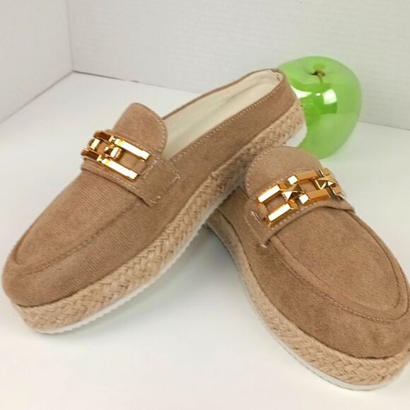 Women's Tan Slip On Faux Sued Loafers with Gold Chain Accent Sz 9 (40) - Picture 6 of 13